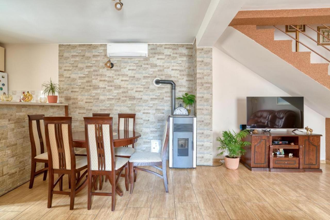 Underhill Royal View Villa Котор Екстериор снимка