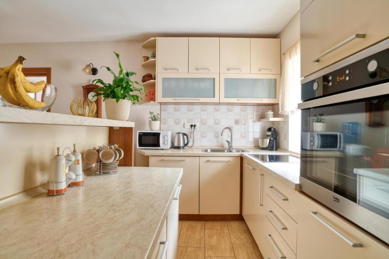 Underhill Royal View Villa Котор Екстериор снимка